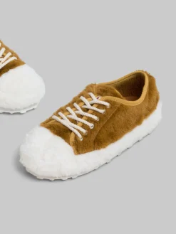 Sneakers><noscript><img width=