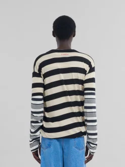 Knitwear><noscript><img width=