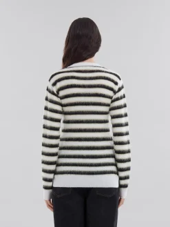 Knitwear><noscript><img width=