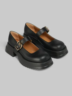 Heels | Sneakers><noscript><img width=