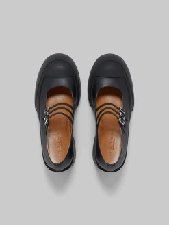 Heels | Sneakers><noscript><img width=