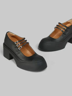 Heels | Sneakers><noscript><img width=