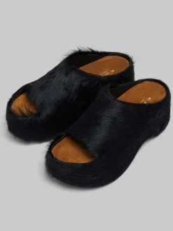 Slides & Sandals><noscript><img width=