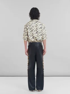 Pants><noscript><img width=
