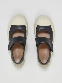 Sneakers | Pablo><noscript><img width=