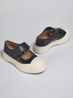 Sneakers | Pablo><noscript><img width=