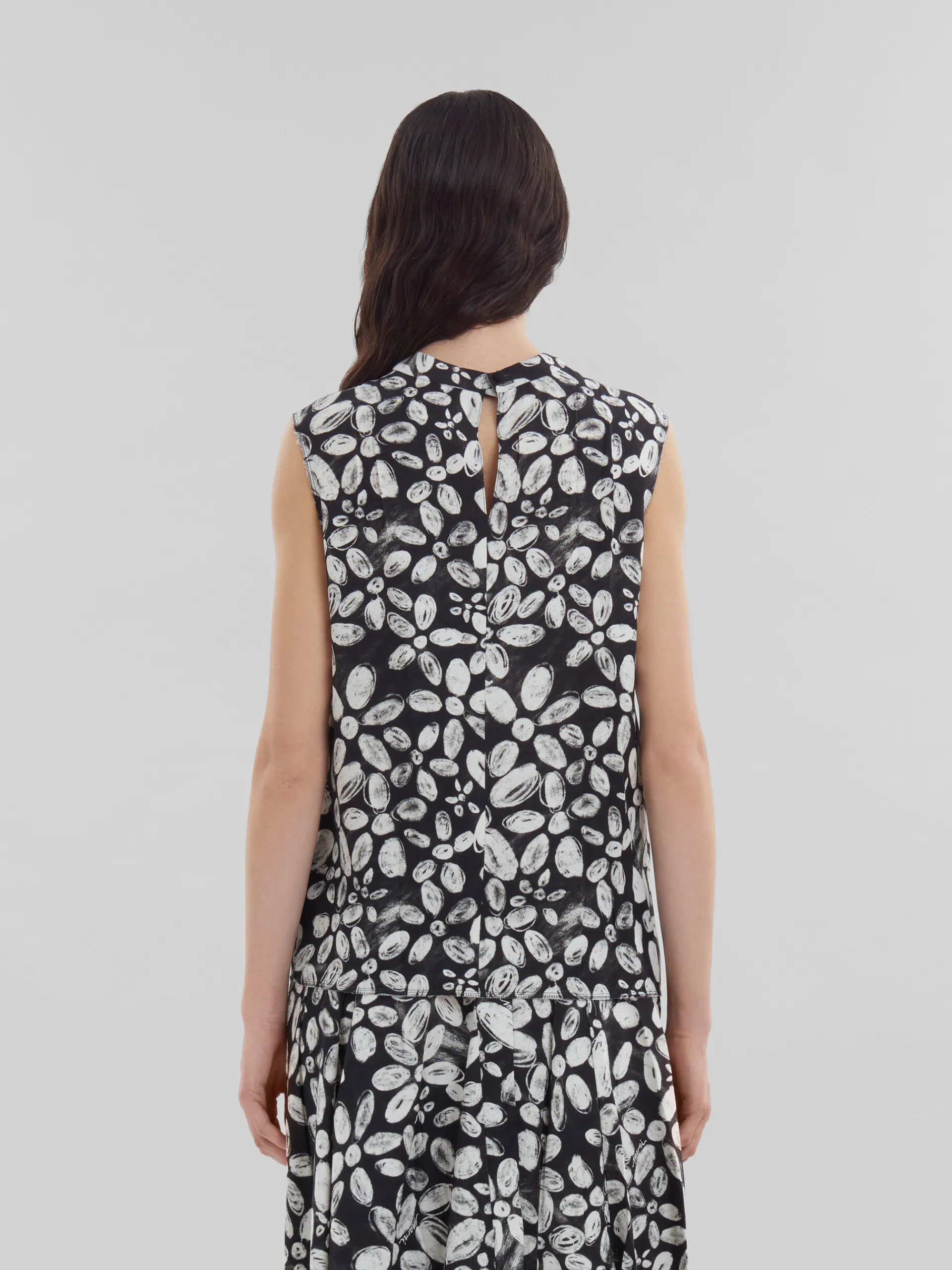 Matching Sets | Tops & T-Shirts>Marni Satin-back Crêpe Sleeveless Top With Blooming Print BLACK