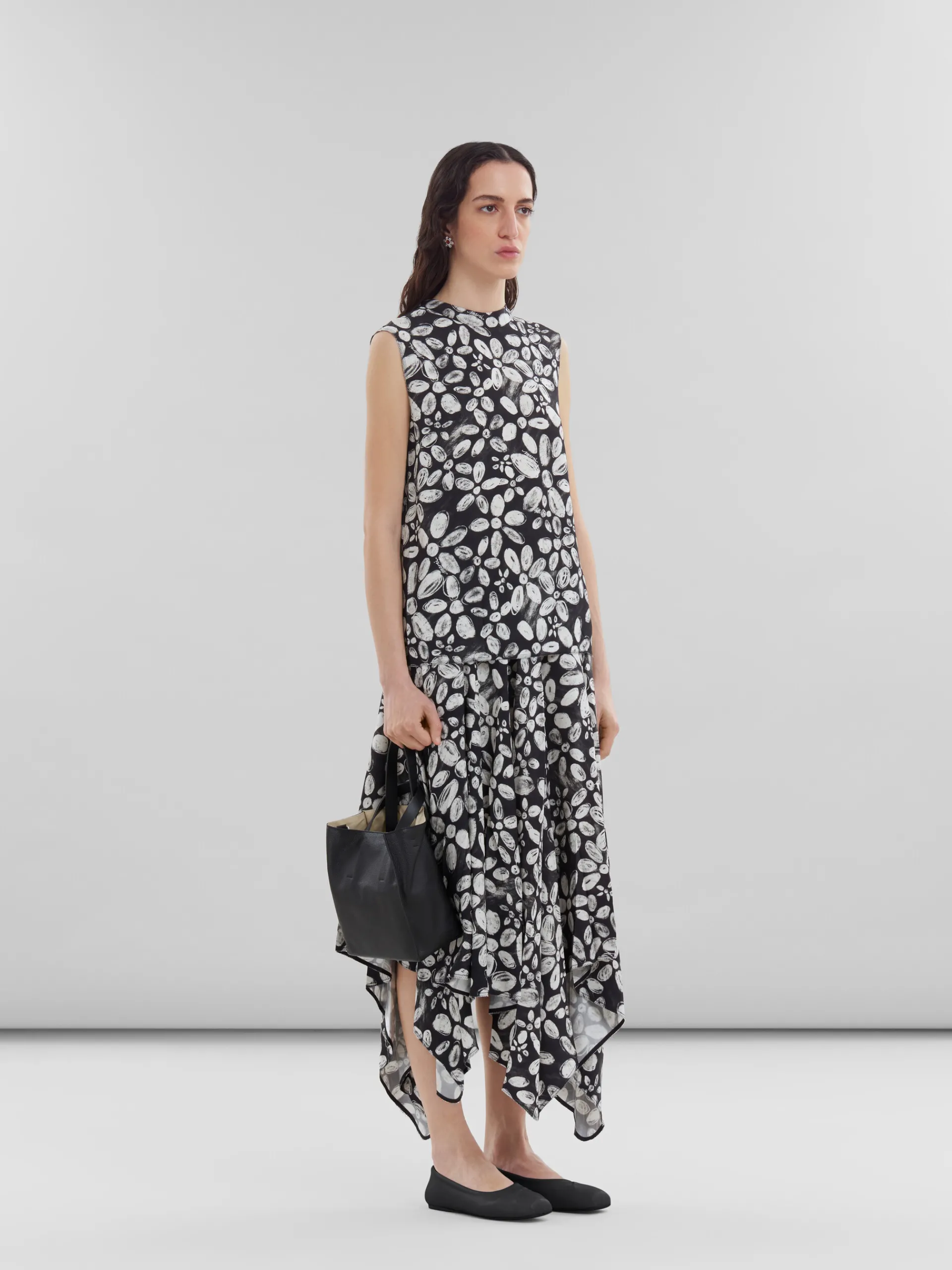 Matching Sets | Tops & T-Shirts>Marni Satin-back Crêpe Sleeveless Top With Blooming Print BLACK