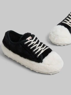 Sneakers><noscript><img width=