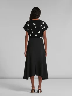 Skirts><noscript><img width=