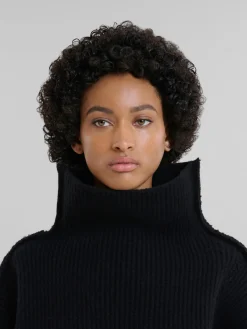 Knitwear><noscript><img width=