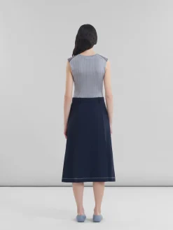 Skirts><noscript><img width=