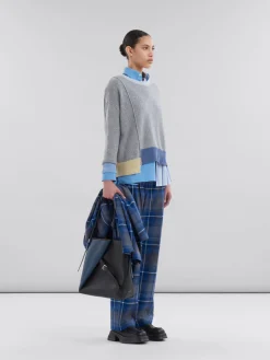 Knitwear><noscript><img width=