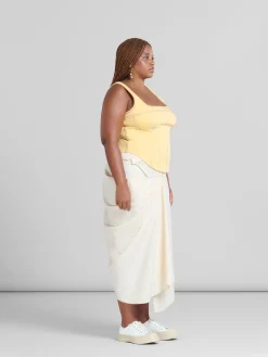 Skirts><noscript><img width=