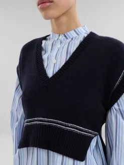 Knitwear><noscript><img width=