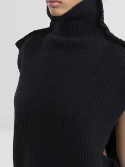 Knitwear><noscript><img width=