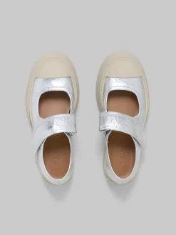 Sneakers | Pablo><noscript><img width=