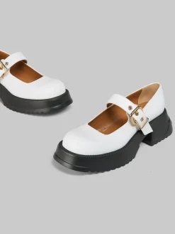 Heels | Sneakers><noscript><img width=