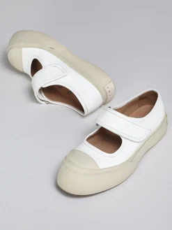 Sneakers | Pablo><noscript><img width=